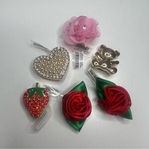 CROCS 6 Assorted Fancy
Crocs Jibbitz NWT